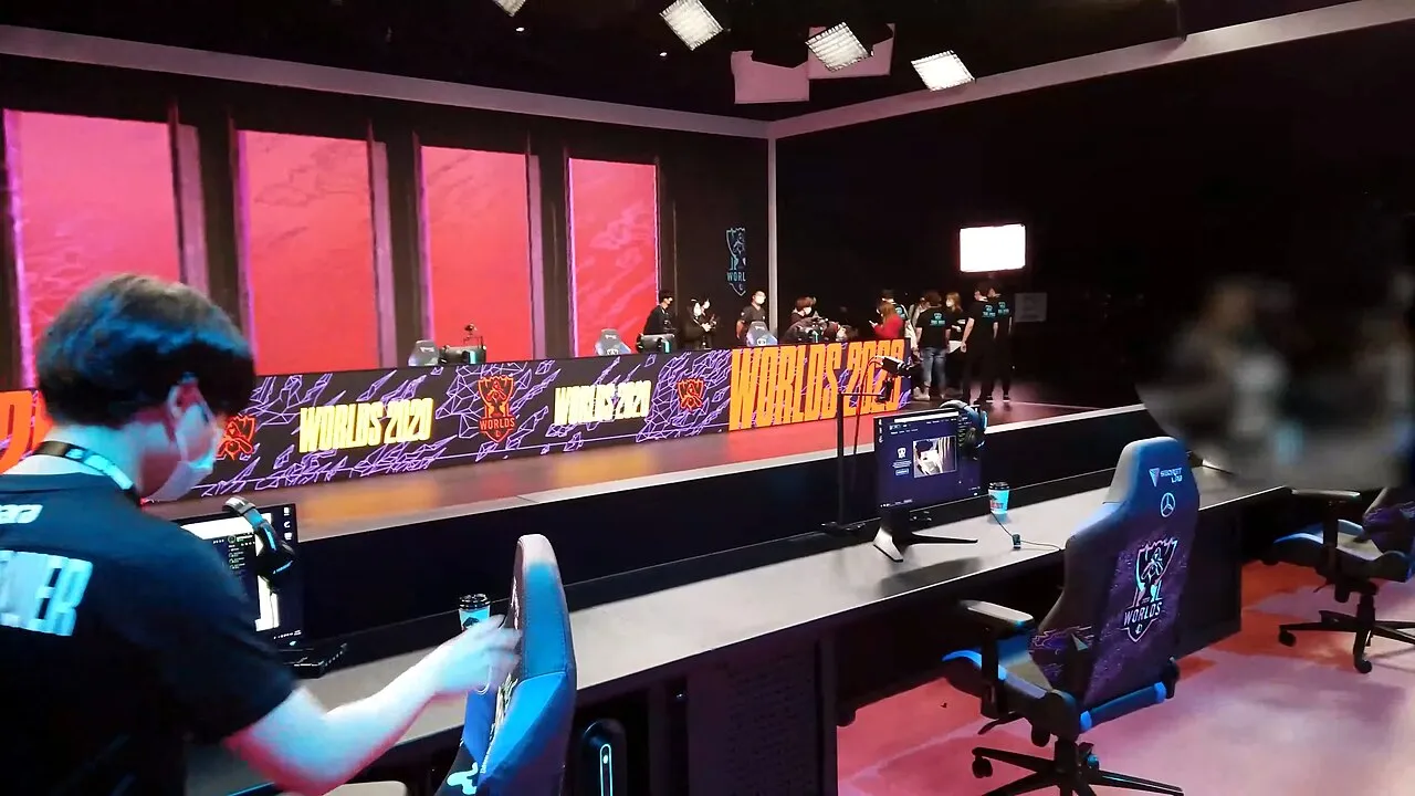 Esports là gì? Hướng dẫn cơ bản cho người mới bắt đầu
